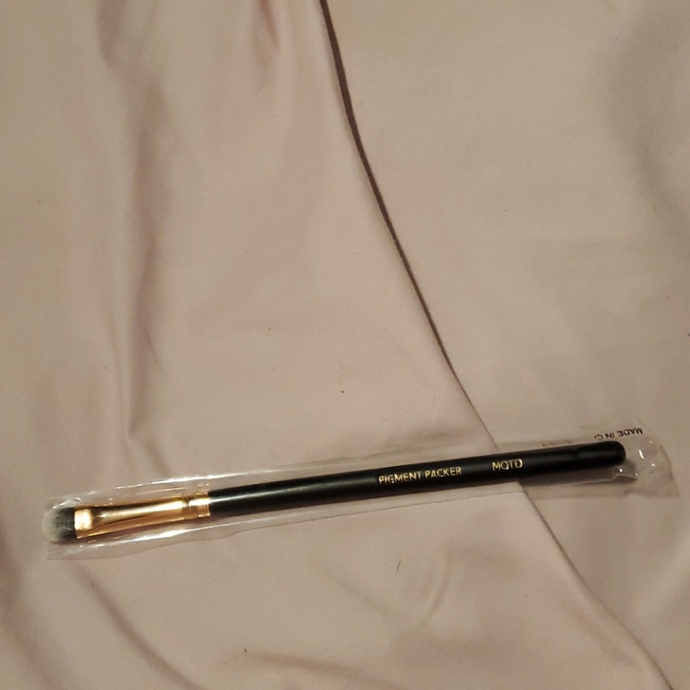MOTD Makeup Brush